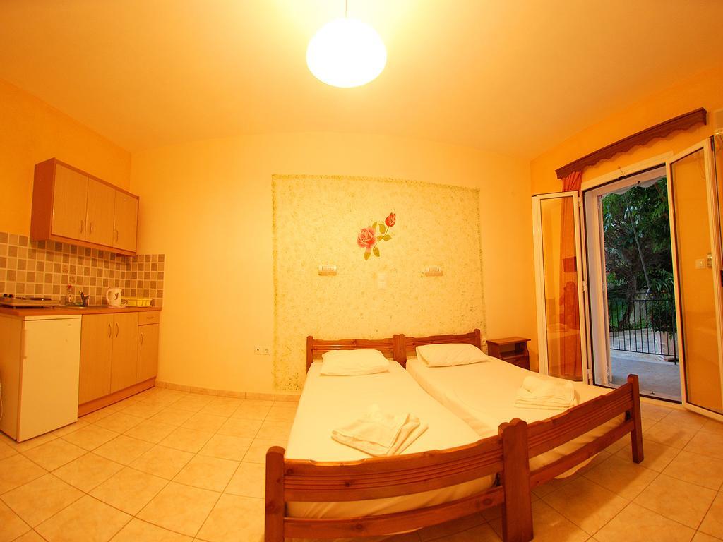 Emilia Apartments Trapezaki  Zimmer foto
